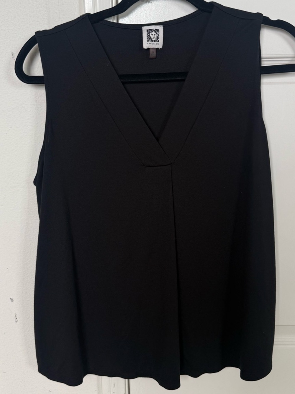 Anne Klein Black V-Neck Sleeveless Shell Top